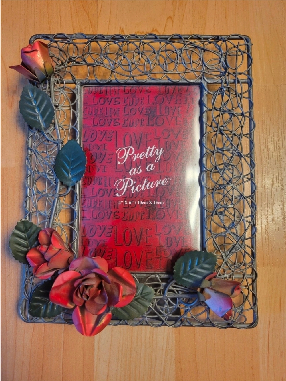 Pretty As A Picture romantic wire picture frame